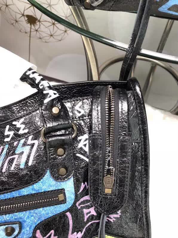 BALENCIAG巴黎世家 歐洲水貨 Balenciaga city小黑釘 限量 原廠爆裂紋羊皮黑白塗鴉  BL1057